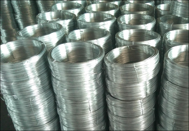 Hot dipped galvanized wire for chain link fence manufacture